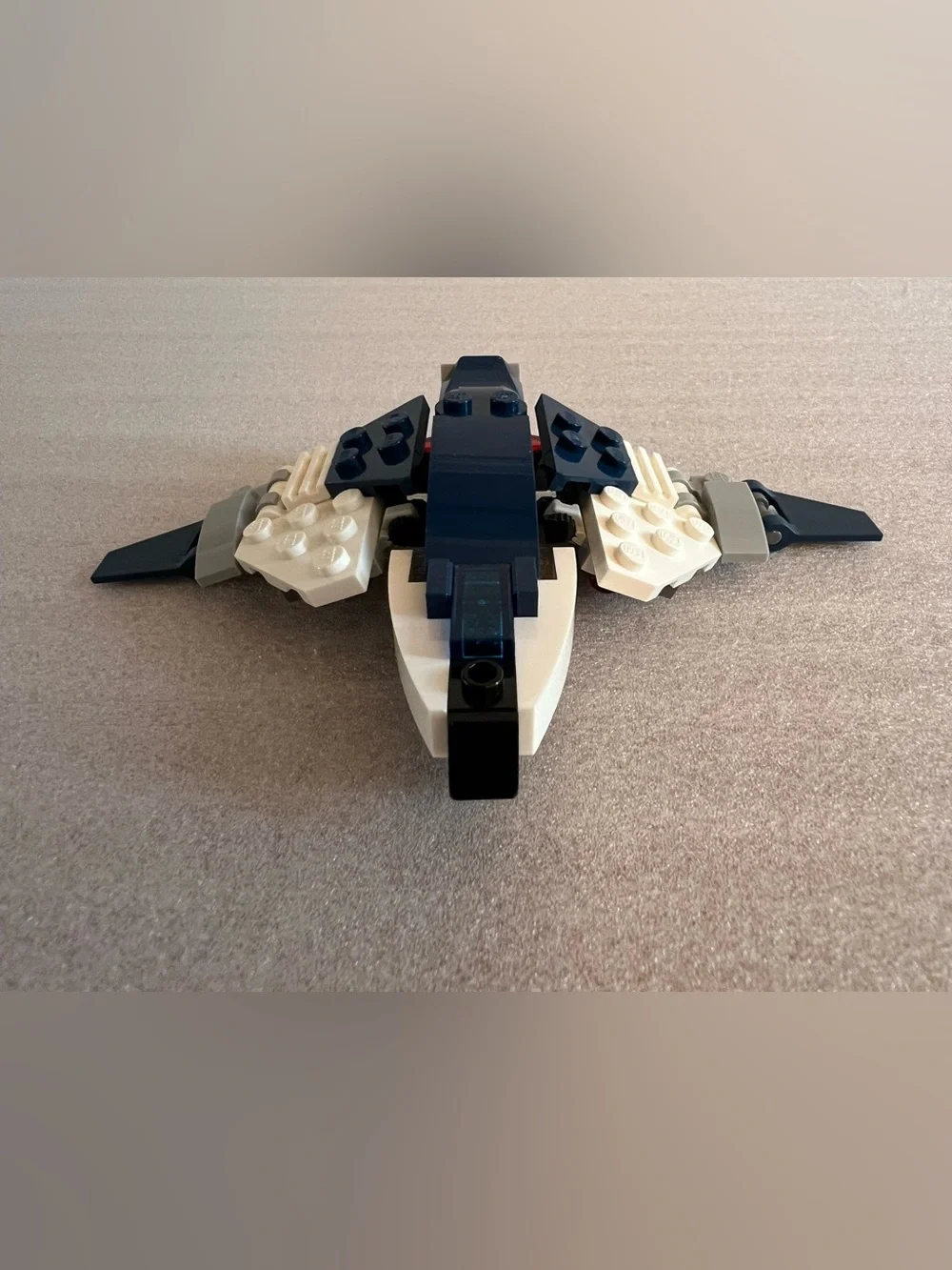 LEGO Marvel Super Heroes #30304 The Avengers Mini Quinjet - Picture 2 of 5